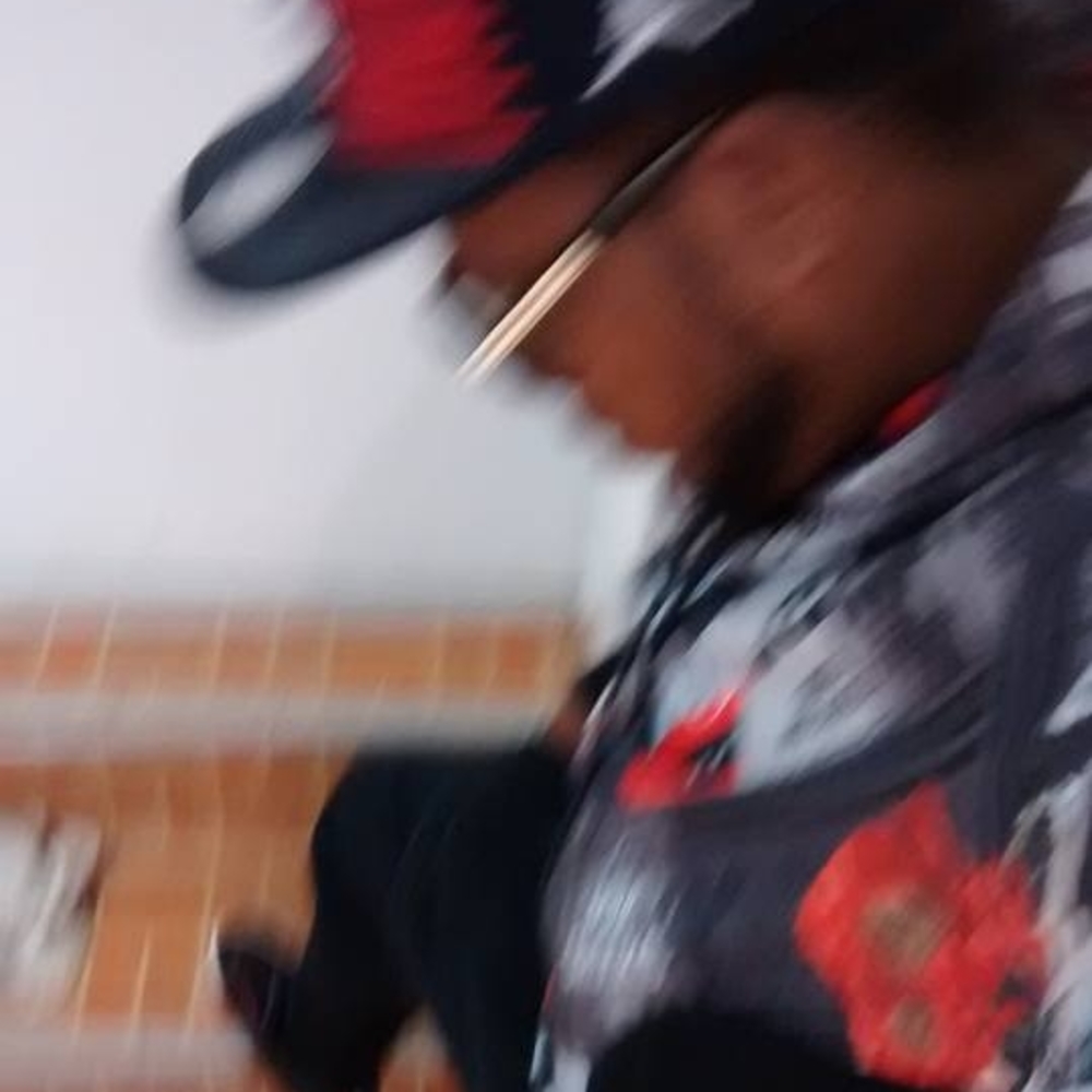 Meet your Posher, Tone